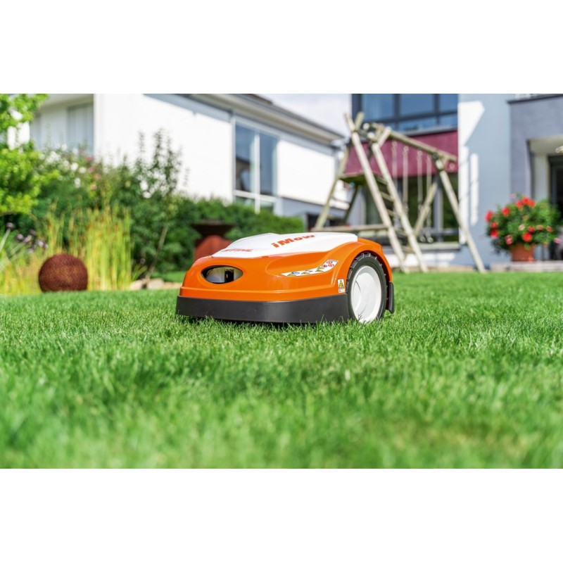 découvrez la tondeuse autonome stihl rmi 422, l'outil parfait pour un jardin bien entretenu sans effort. grâce à sa technologie de pointe et son fonctionnement silencieux, cette tondeuse robotisée s'occupe de votre pelouse avec précision, tout en vous permettant de profiter de votre temps libre.